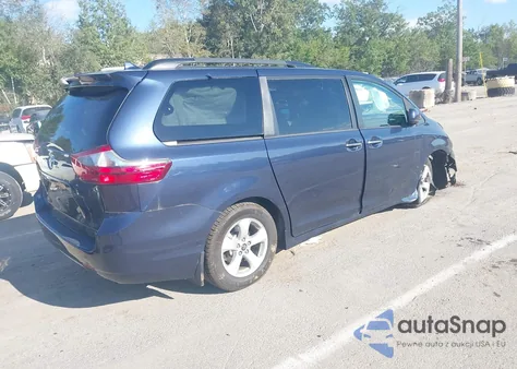 2020 Toyota Sienna Le z USA, uszkodzony, nr VIN 5TDKZ3DCXLS024652